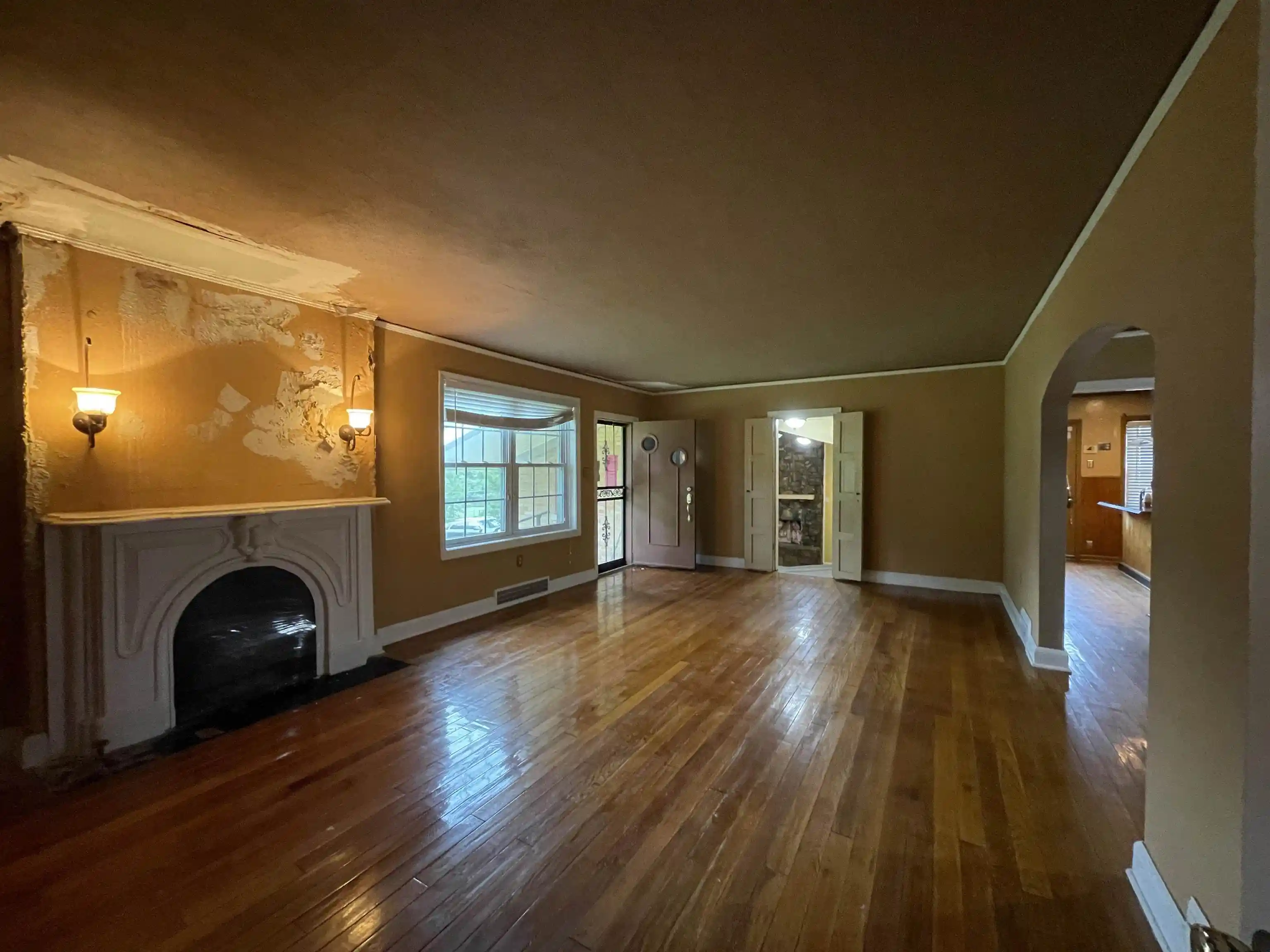 Photo 2 of Single family home for sale at 3330 Lakeview Rd, Memphis, TN 38116 | MLS# 10233396 | Listing updated on 2026-10-30