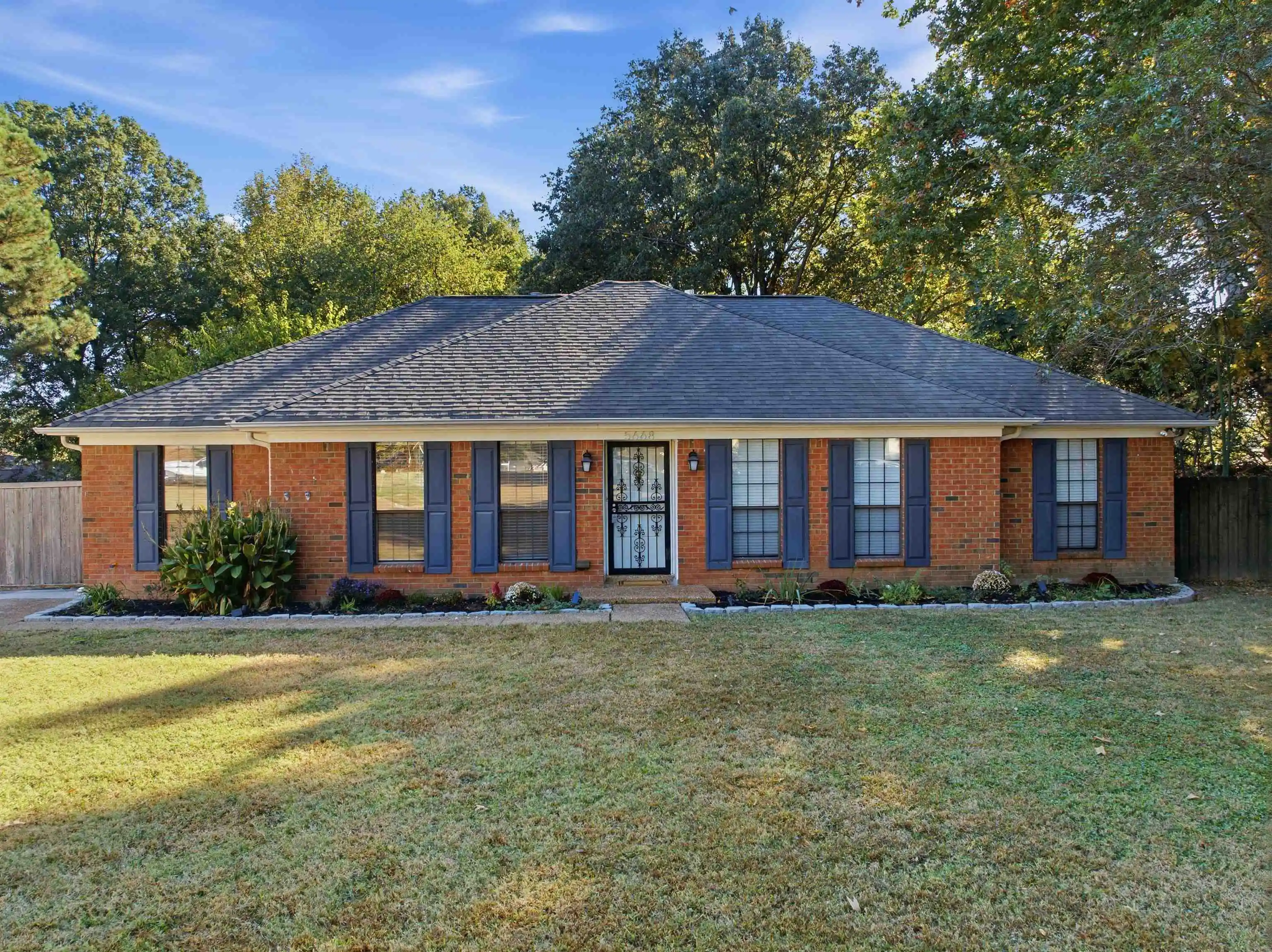 Single family home for sale at 5668 Autumn Glen Cv, Bartlett, TN 38134 | MLS# 10233403