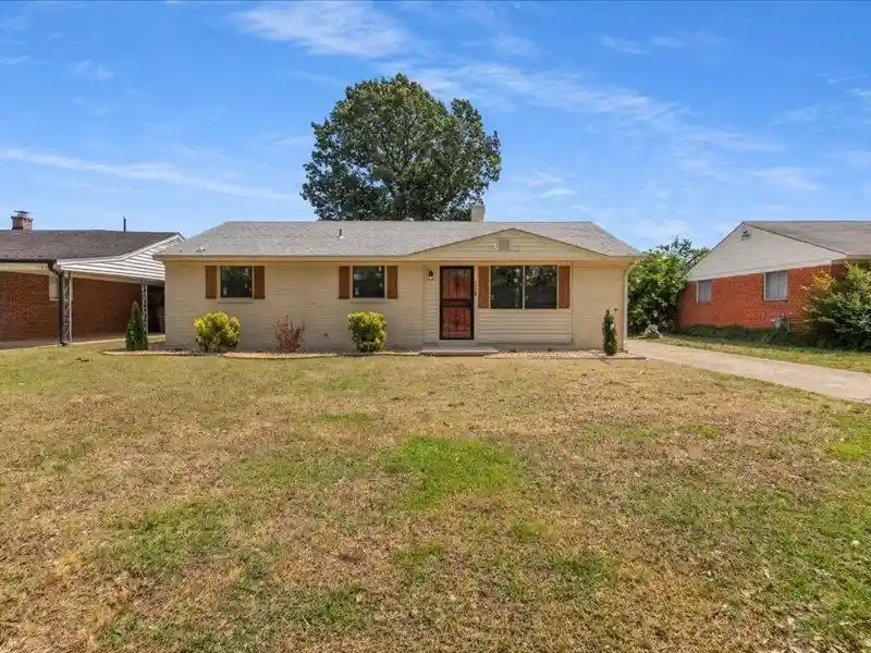 Photo 1 of Single family home for sale at 424 Malboro Rd, Memphis, TN 38120 | MLS# 10233417 | Listing updated on 2026-10-29