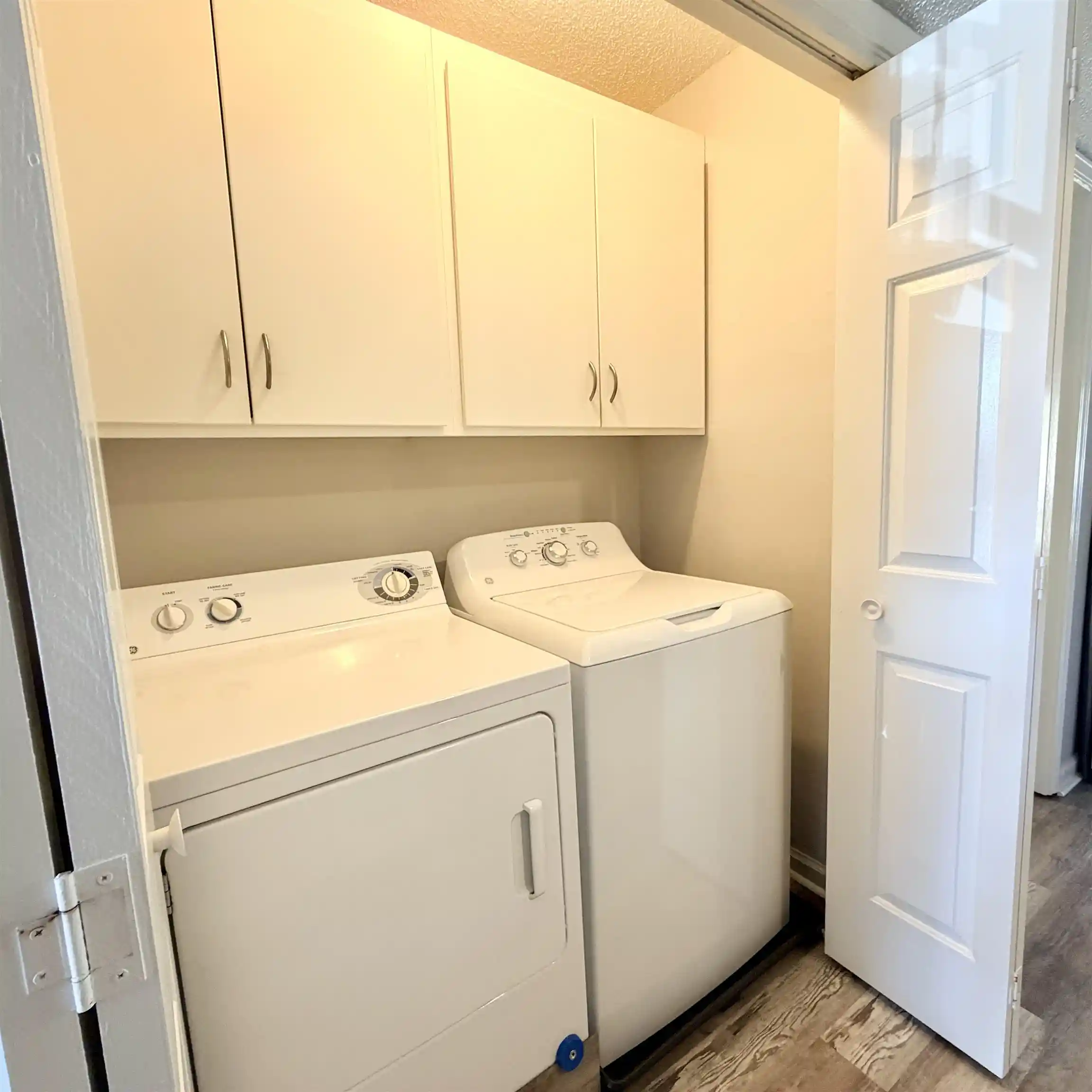 Photo 2 of Condo for sale at 6634 Pondside Cir #1, Memphis, TN 38119 | MLS# 10233418 | Listing updated on 2026-10-29