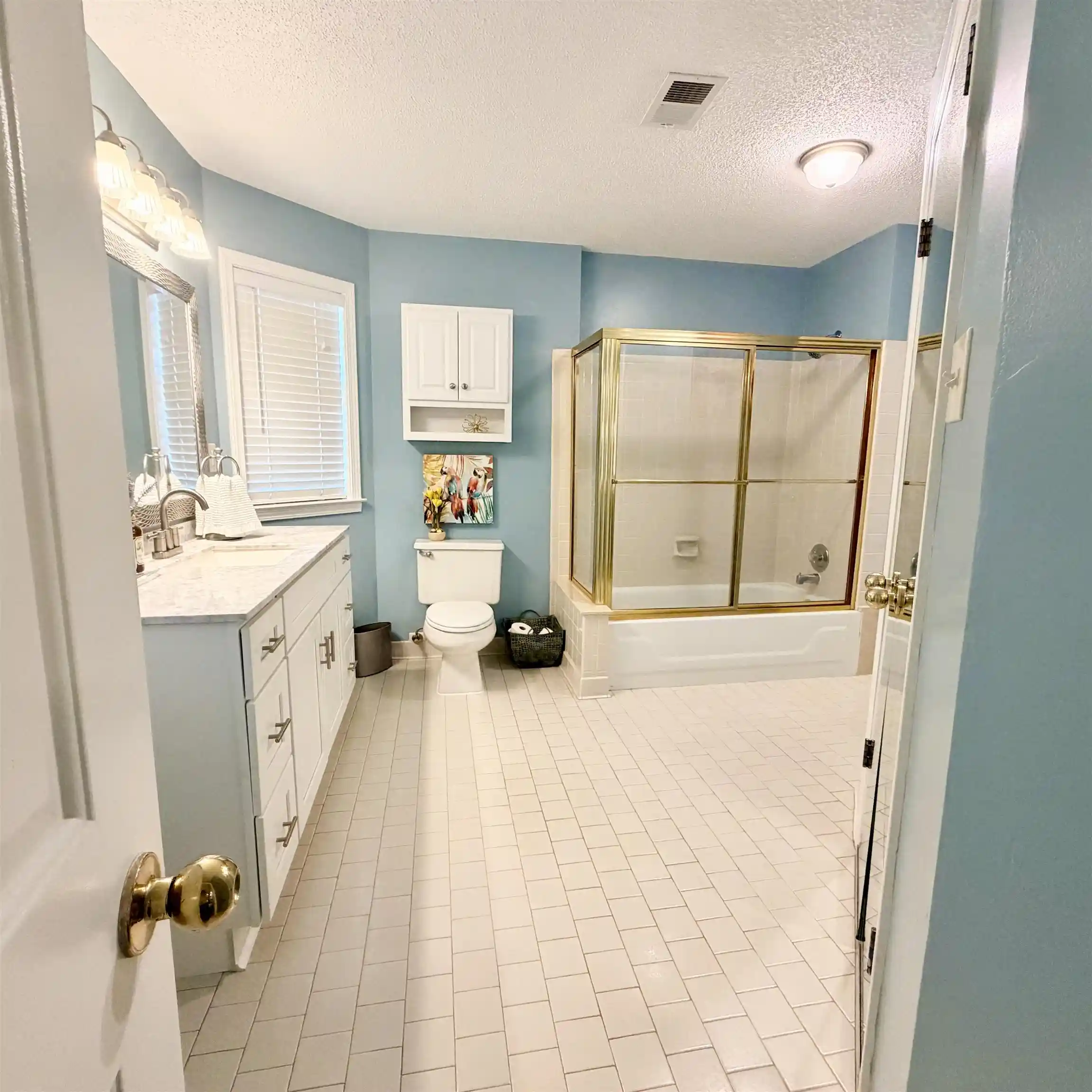 Photo 4 of Condo for sale at 6634 Pondside Cir #1, Memphis, TN 38119 | MLS# 10233418 | Listing updated on 2026-10-29