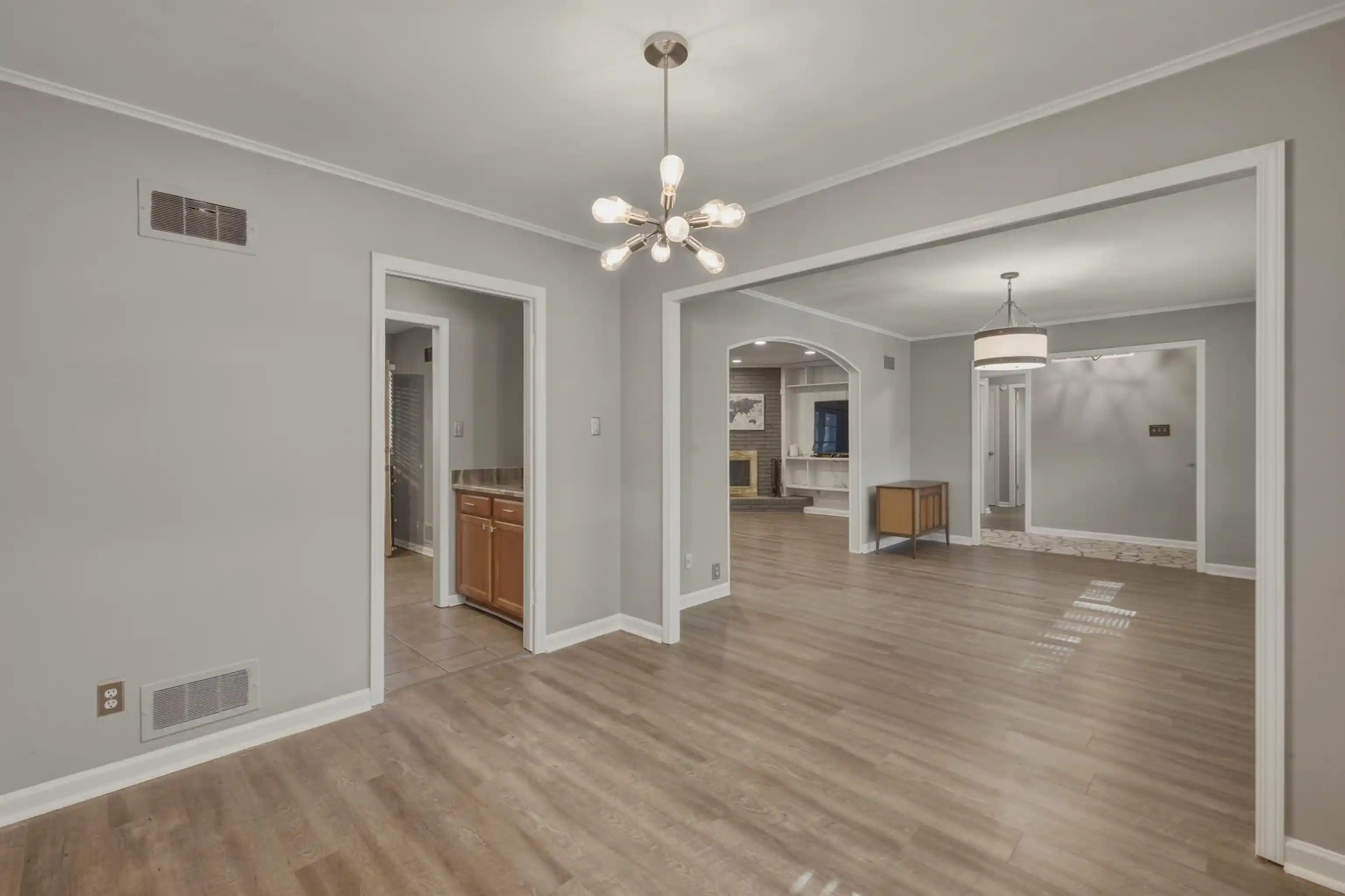 Photo 2 of Townhouse for sale at 2345 Lovitt Dr, Memphis, TN 38119 | MLS# 10233445 | Listing updated on 2026-10-30