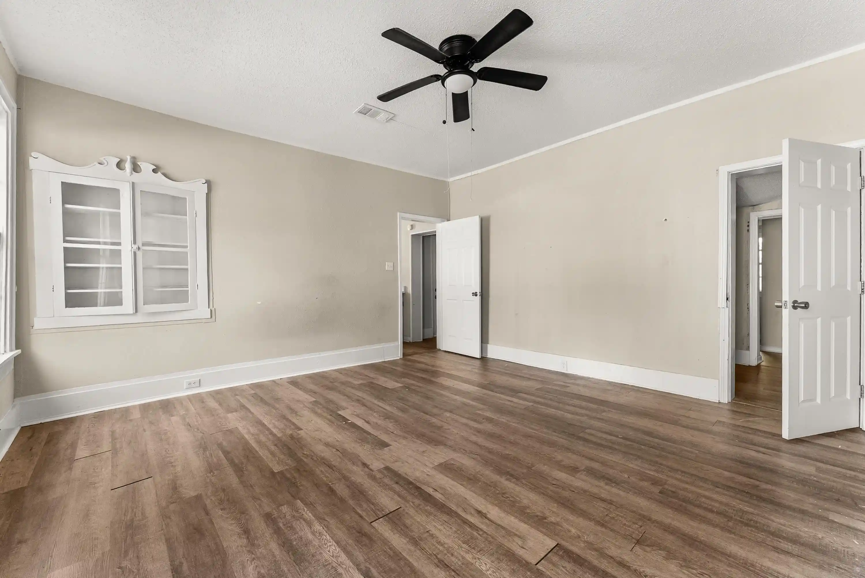 Photo 1 of Single family home for sale at 210 E Park Ave, Holly Springs, MS 38635 | MLS# 10233451 | Listing updated on 2026-10-30