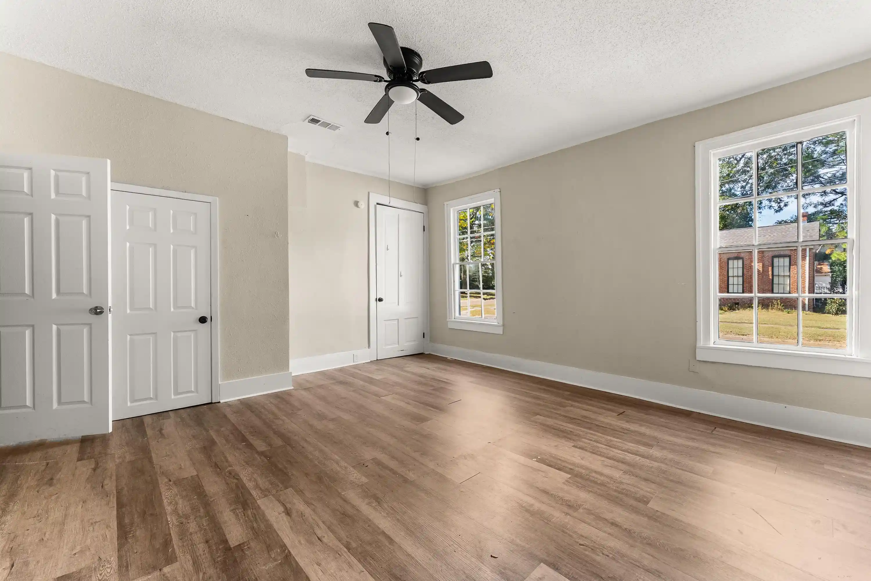 Photo 2 of Single family home for sale at 210 E Park Ave, Holly Springs, MS 38635 | MLS# 10233451 | Listing updated on 2026-10-30