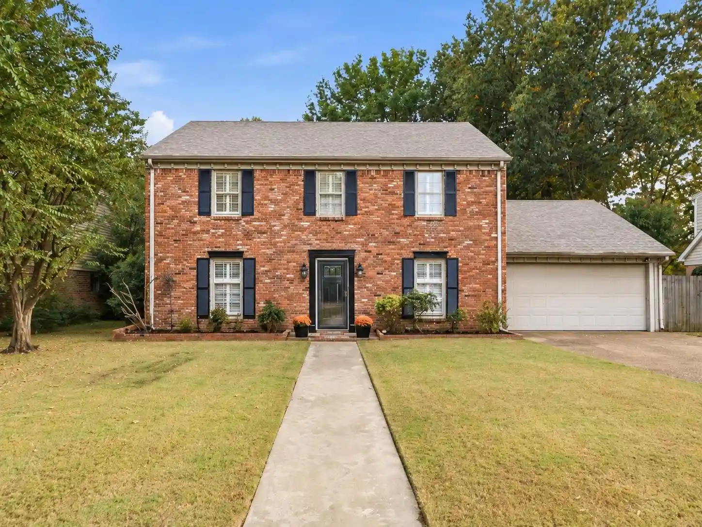 Photo 1 of Single family home for sale at 5685 Mason Rd, Memphis, TN 38120 | MLS# 10233456 | Listing updated on 2026-10-31