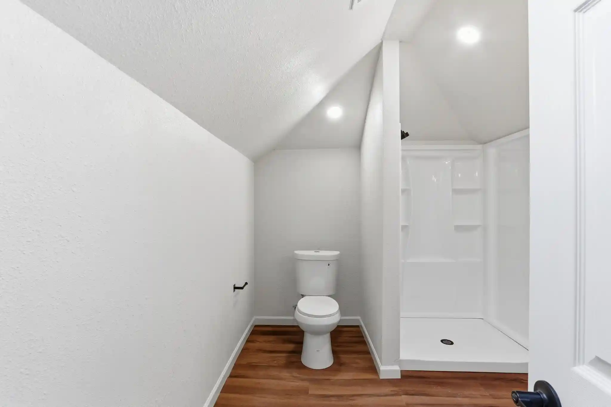 Photo 1 of House for sale at 69 N Tucker St, Memphis, TN 38104 | MLS# 10233475 | Listing updated on 2026-10-30
