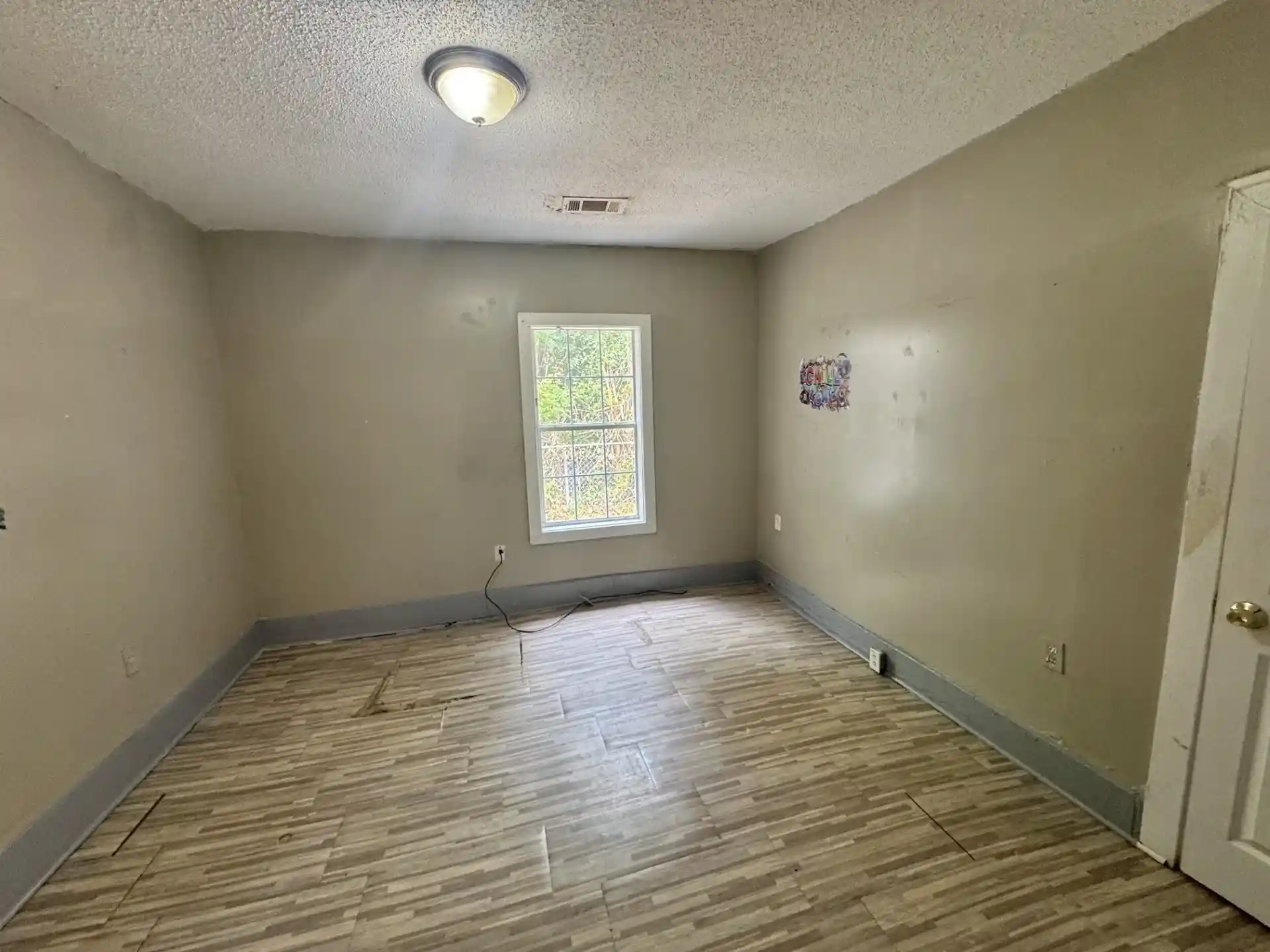 Photo 1 of Single family home for sale at 622 E Mckellar Ave, Memphis, TN 38106 | MLS# 10233495 | Listing updated on 2026-10-30