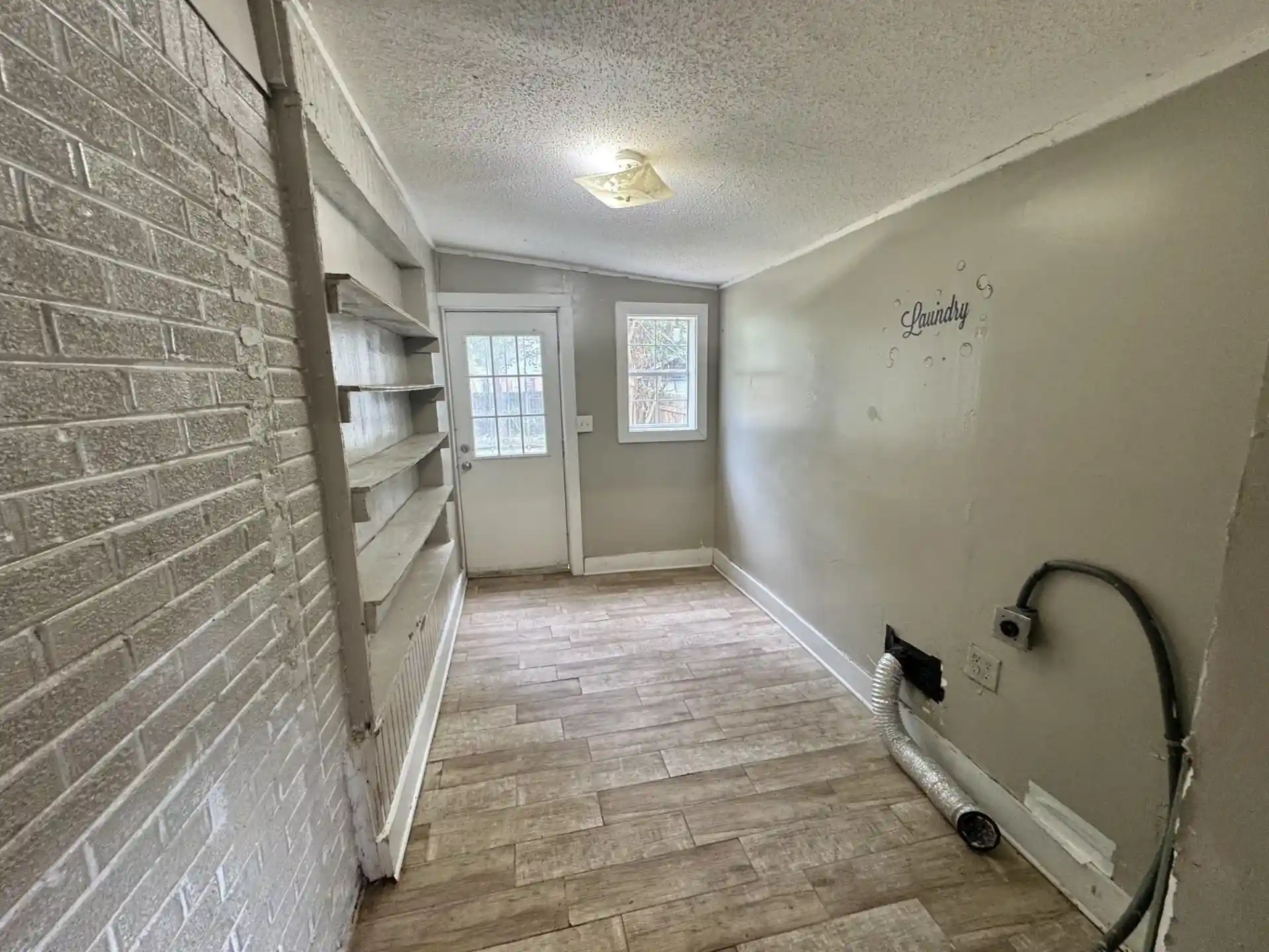 Photo 2 of Single family home for sale at 622 E Mckellar Ave, Memphis, TN 38106 | MLS# 10233495 | Listing updated on 2026-10-30