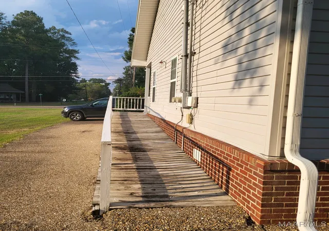 3rd image of 615 Cahaba Rd, Selma, AL 36701 | MLS# 547913