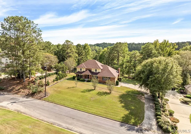 Photo 3 of Single family home for sale at 606 Lakeview Dr, Tuskegee, AL 36083 | MLS# 559211 | Listing updated on 2026-09-26