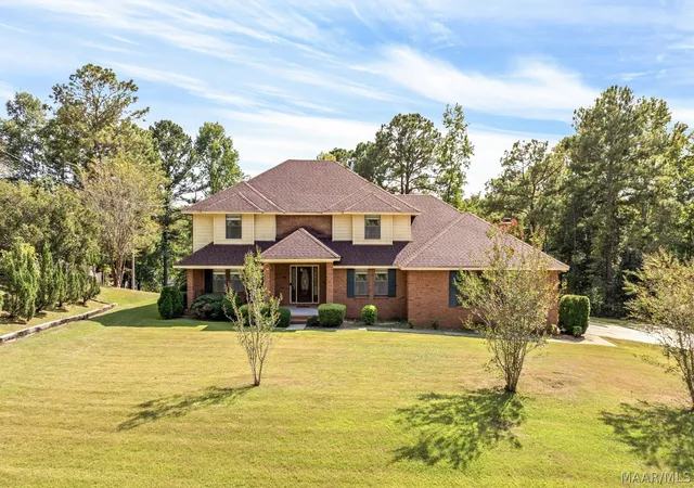 Photo 3 of Single family home for sale at 606 Lakeview Dr, Tuskegee, AL 36083 | MLS# 559211 | Listing updated on 2026-09-26