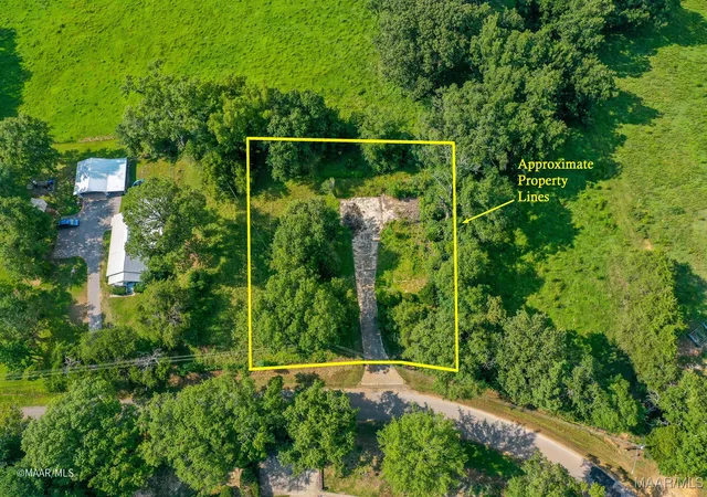 1st image of 1230 Overstreet Dr, Thomasville, AL 36784 | MLS# 561573