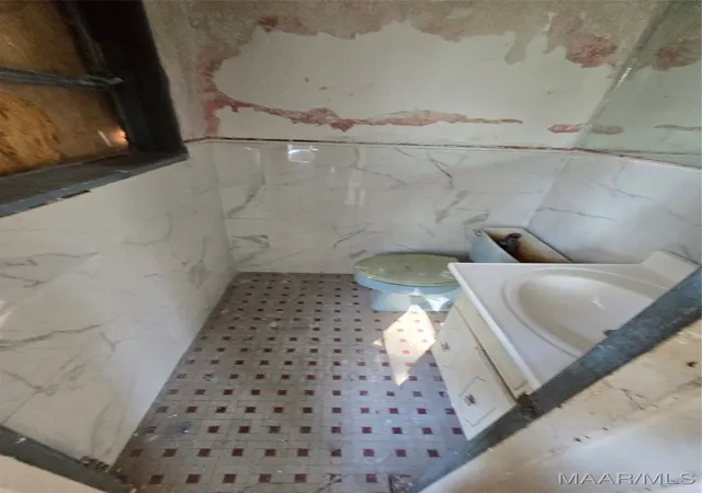 Photo 3 of Single family home for sale at 3703 Cambridge Rd, Montgomery, AL 36111 | MLS# 565877 | Listing updated on 2026-09-01