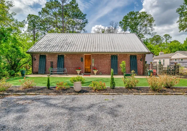 Homes for sale in Montgomery, AL | 2224 Allendale Rd, Montgomery, AL 36111 | MLS# 575841
