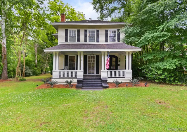 Homes for sale in Montgomery, AL | 264 E Fairview Ave, Montgomery, AL 36105 | MLS# 579797