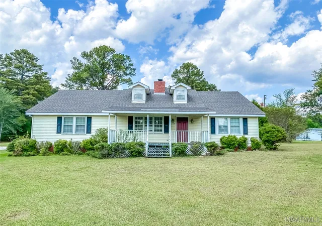 Homes for sale in Selma, AL | 306 Old Marion Junction Rd, Selma, AL 36701 | MLS# 579817