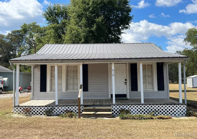 1st image of 619 Medical Center Pkwy, Selma, AL 36701 | MLS# 580414