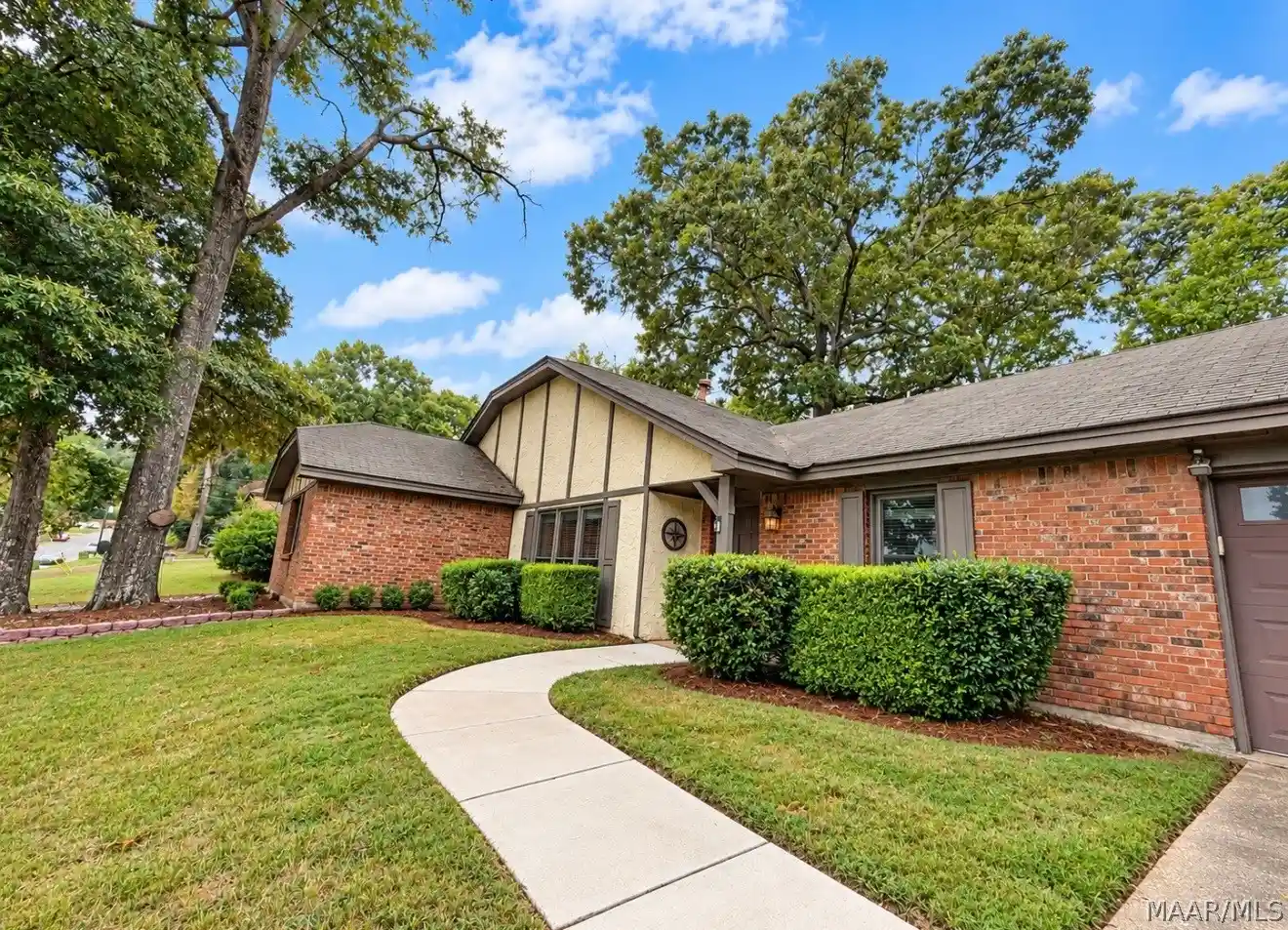 Photo 1 of Single family home for sale at 1237 Edgeworth Dr, Montgomery, AL 36109 | MLS# 580911 | Listing updated on 2026-10-18
