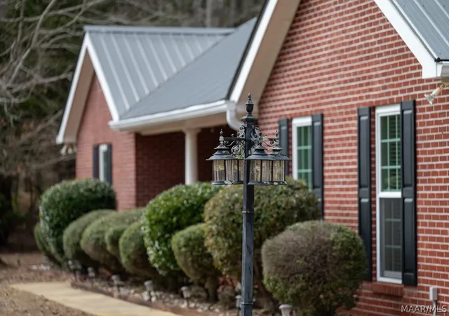3rd image of 102 W Murphy Ln, Dadeville, AL 36853 | MLS# 580930