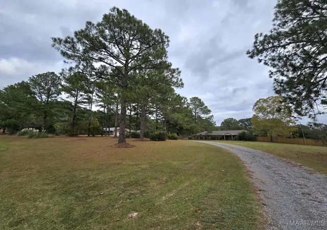 Homes for sale in Wetumpka, AL | 3054 Redland Rd, Wetumpka, AL 36093 | MLS# 581274
