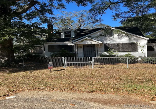 1st image of 214 Landsend Ave, Selma, AL 36701 | MLS# 581315