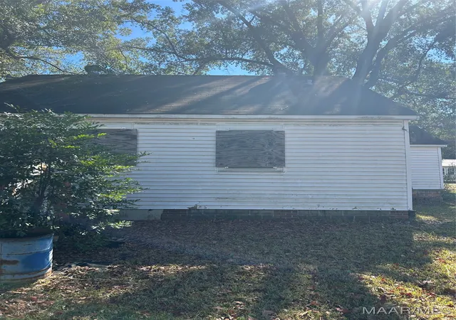 2nd image of 214 Landsend Ave, Selma, AL 36701 | MLS# 581315