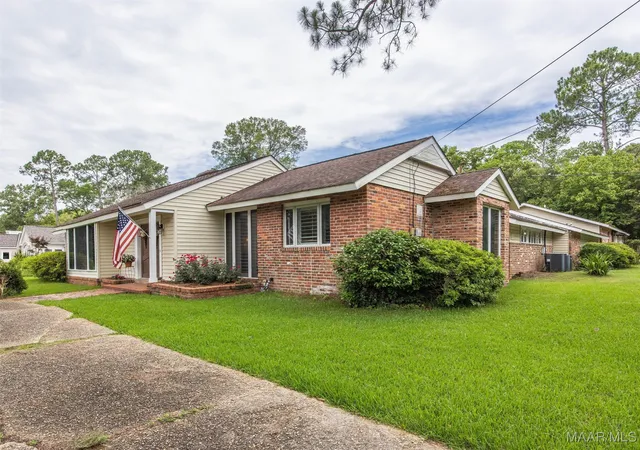 Photo 2 of Single family home for sale at 2202 Allendale Rd, Montgomery, AL 36111 | MLS# 581717 | Listing updated on 2026-08-28