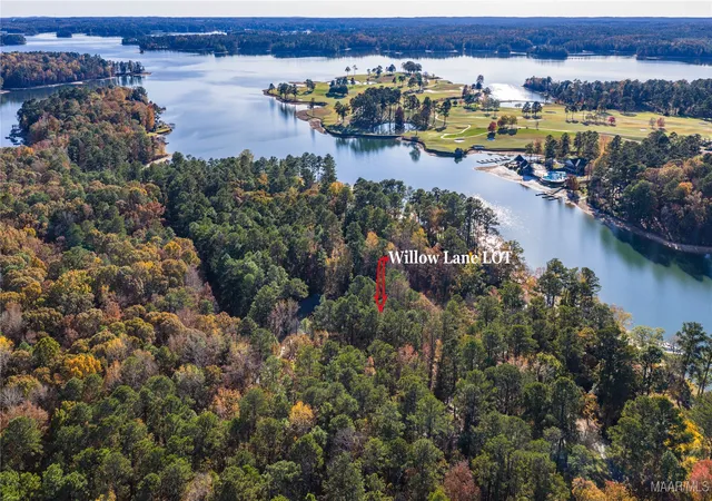 Homes for sale in Alexander City, AL | 1 Willow Ln, Alexander City, AL 35010 | MLS# 581762