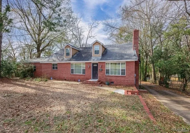 Photo 1 of Sale Pending at 388 Perry Hl Rd, Montgomery, AL 36109 | MLS# 581879 | Listing updated on 2026-08-25