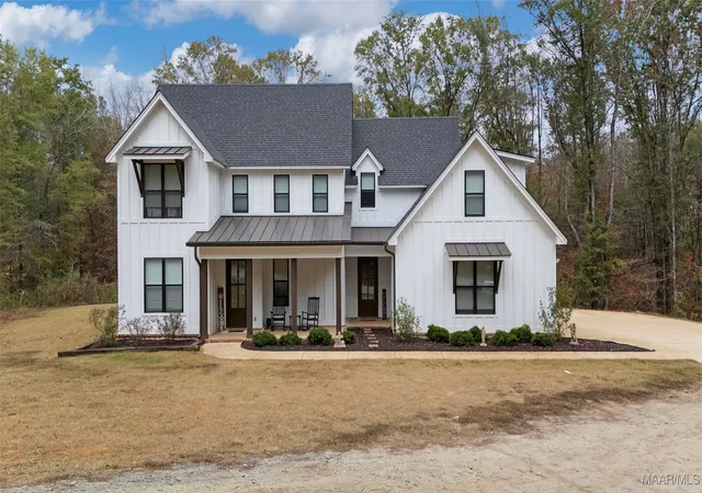 Homes for sale in Deatsville, AL | 178 Shoal Creek Dr, Deatsville, AL 36022 | MLS# 581851