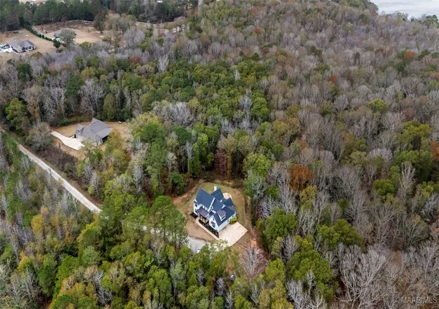 Homes for sale in Deatsville, AL | 178 Shoal Creek Dr, Deatsville, AL 36022 | MLS# 581851