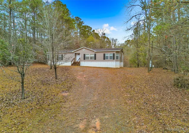 3rd image of 1241 Wind Creek Farm Rd, Alexander City, AL 35010 | MLS# 582022