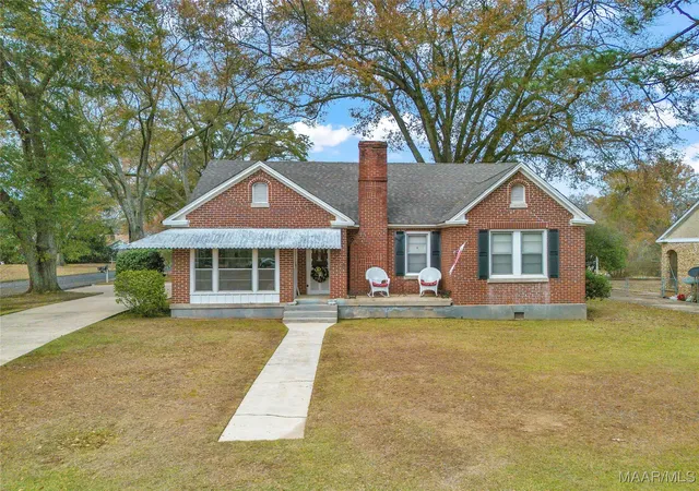 Homes for sale in Wetumpka, AL | 808 W Tallassee St, Wetumpka, AL 36092 | MLS# 582357