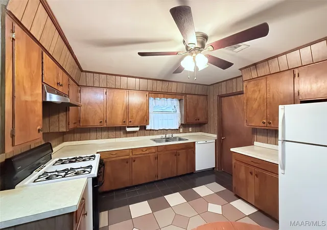 2nd image of 2105 W Dallas Ave, Selma, AL 36701 | MLS# 582553