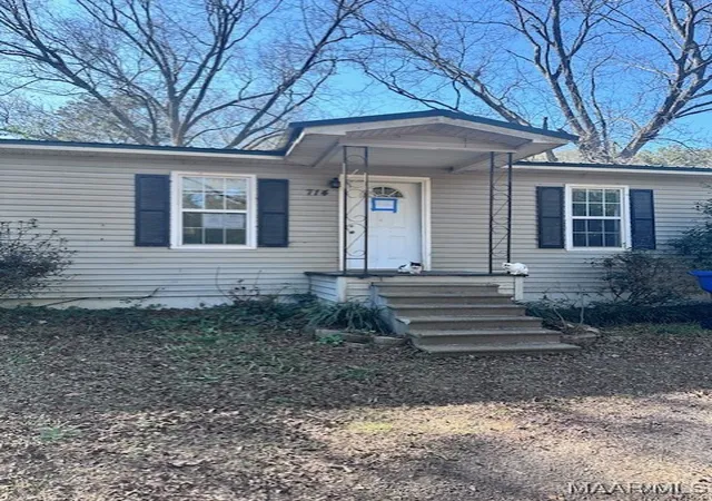 Homes for sale in New Brockton, AL | 714 Byrd Mill Rd, New Brockton, AL 36351 | MLS# 582790