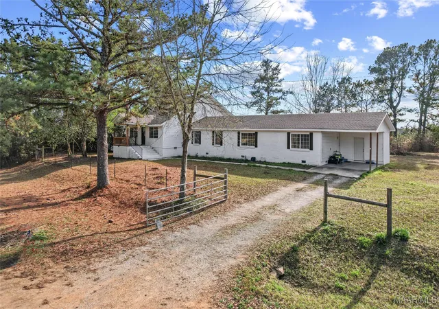 Homes for sale in Columbia, AL | 596 County Road 61 Road, Columbia, AL 36319 | MLS# 582880