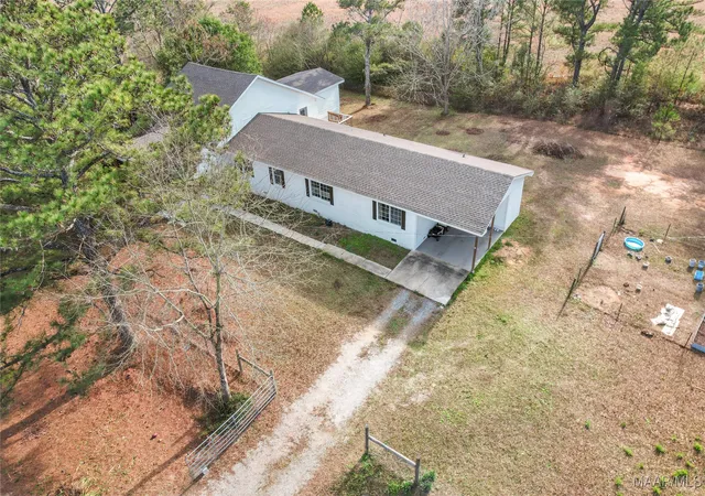 Homes for sale in Columbia, AL | 596 County Road 61 Road, Columbia, AL 36319 | MLS# 582880