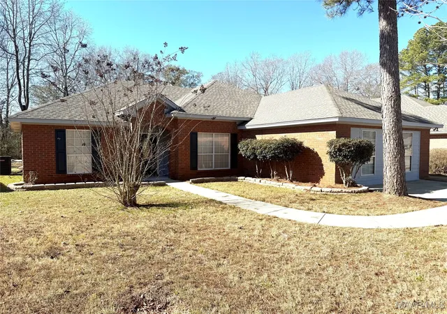 Homes for sale in Wetumpka, AL | 443 River Oaks Dr, Wetumpka, AL 36092 | MLS# 583030