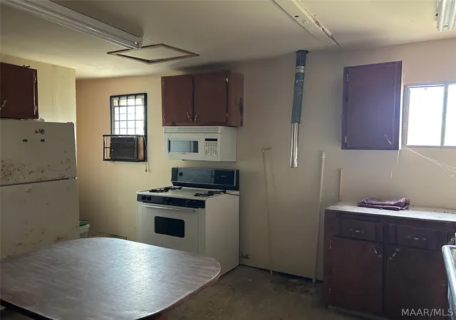 4th image of 402 Grey St, Selma, AL 36703 | MLS# 583382