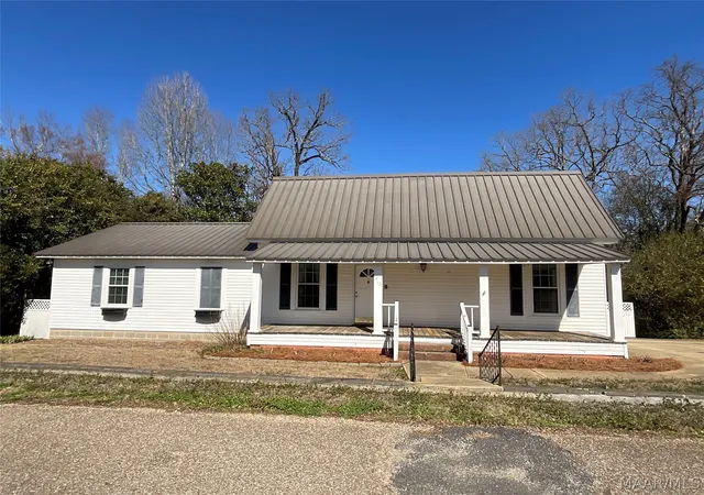 Photo 2 of Single family home for sale at 513 Eubanks St, Tallassee, AL 36078 | MLS# 583727 | Listing updated on 2026-06-09