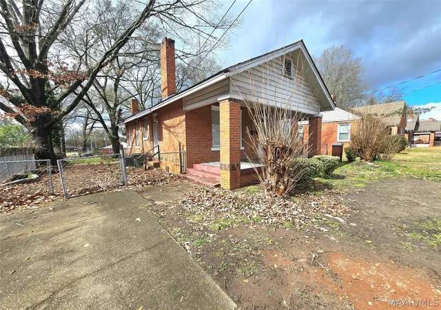 Homes for sale in Montgomery, AL | 404 Capitol Pkwy, Montgomery, AL 36107 | MLS# 583898