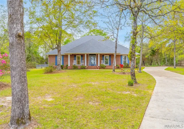 Photo 3 of Single family home for sale at 705 Yellowstone Dr, Prattville, AL 36067 | MLS# 584043 | Listing updated on 2026-09-01