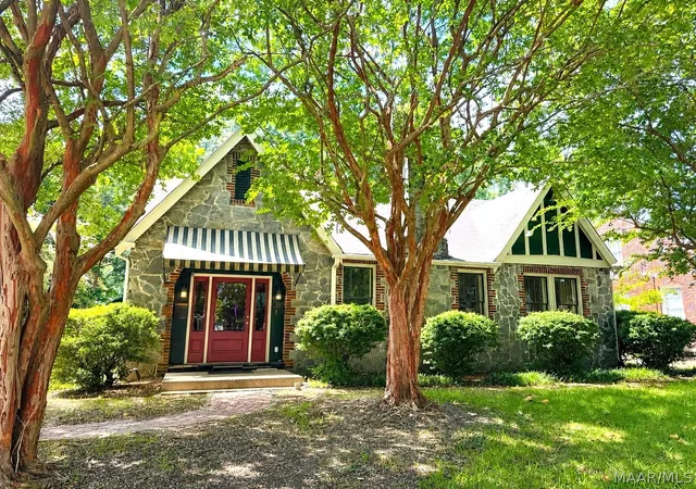 2nd image of 350 Winthrop Ct, Montgomery, AL 36104 | MLS# 584017