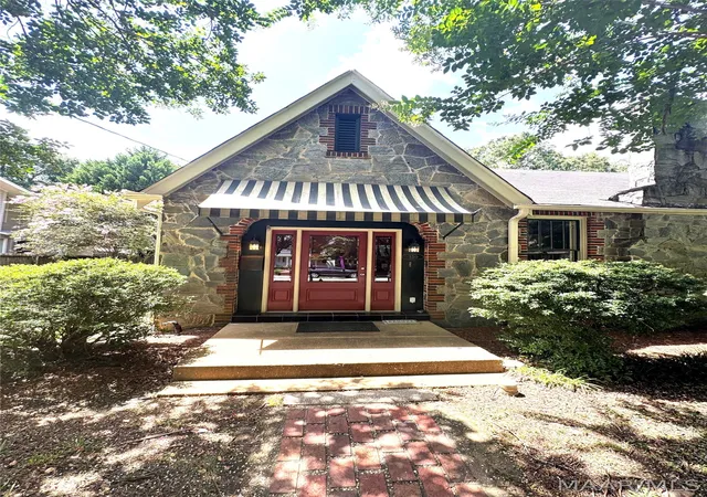 3rd image of 350 Winthrop Ct, Montgomery, AL 36104 | MLS# 584017