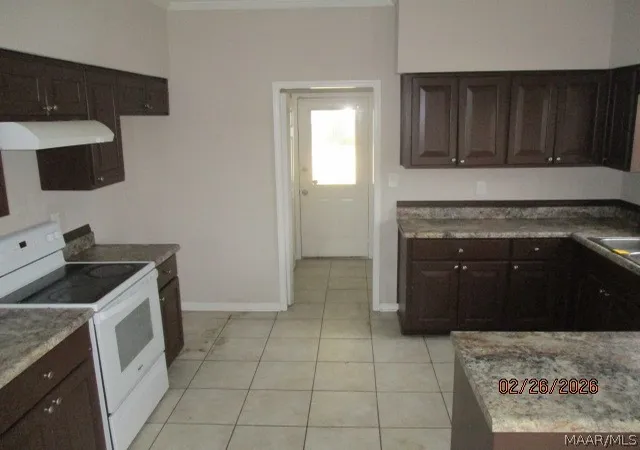 Photo 3 of Sale Pending at 2132 N Sutherland Dr, Montgomery, AL 36116 | MLS# 584249 | Listing updated on 2026-04-01