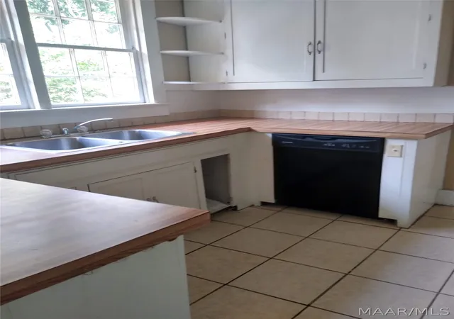 Photo 3 of Single family home for sale at 345 Ryan St, Montgomery, AL 36107 | MLS# 584305 | Listing updated on 2026-09-01