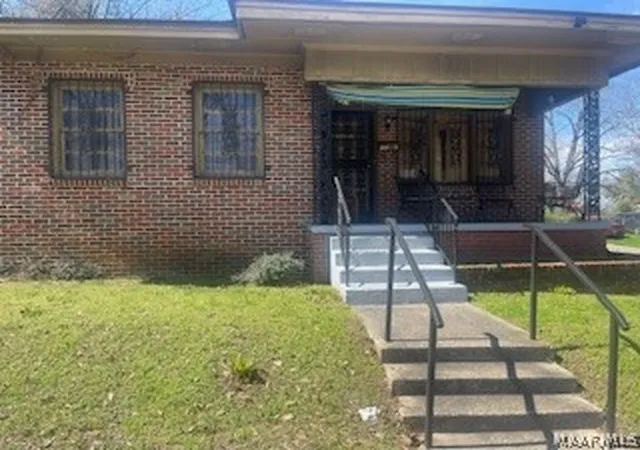 Photo 1 of Single family home for sale at 1502 Hill St, Montgomery, AL 36108 | MLS# 584366 | Listing updated on 2026-08-28