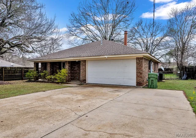 Photo 1 of Sale Pending at 868 Dunbarton Dr, Montgomery, AL 36117 | MLS# 584163 | Listing updated on 2026-04-29
