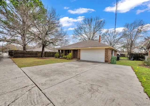 Photo 3 of Sale Pending at 868 Dunbarton Dr, Montgomery, AL 36117 | MLS# 584163 | Listing updated on 2026-04-29