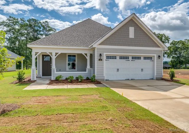 Homes for sale in Wetumpka, AL | 119 Woodbridge Wy, Wetumpka, AL 36092 | MLS# 584662